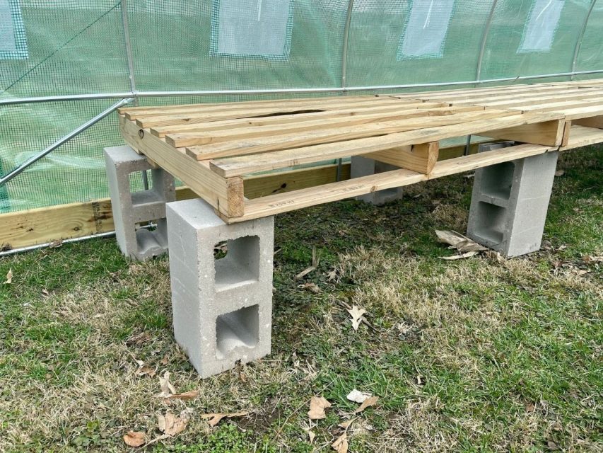 Budget DIY Pallet Greenhouse Bench Tutorial - Gardening