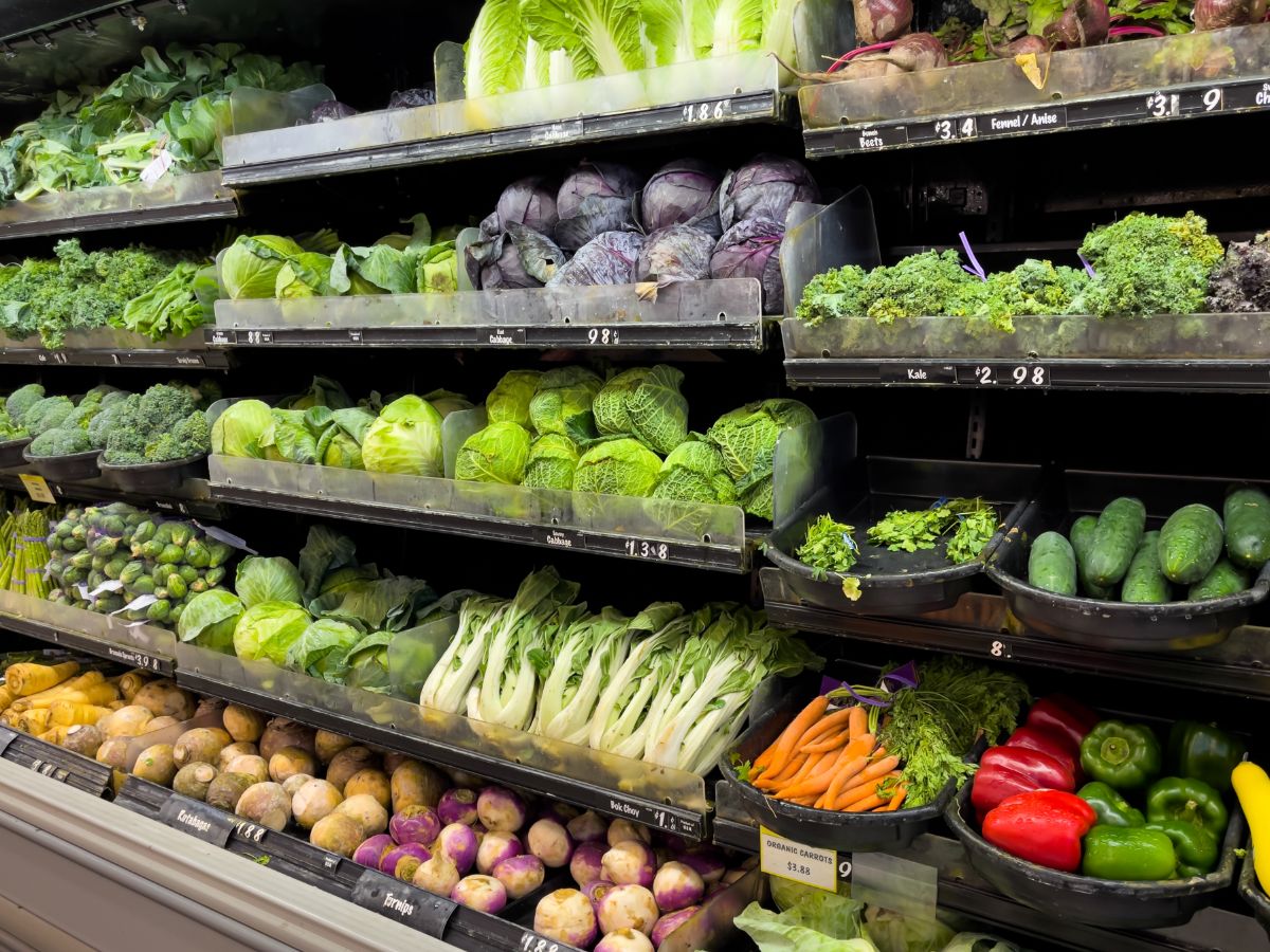 A nicely stocked grocery store produce section