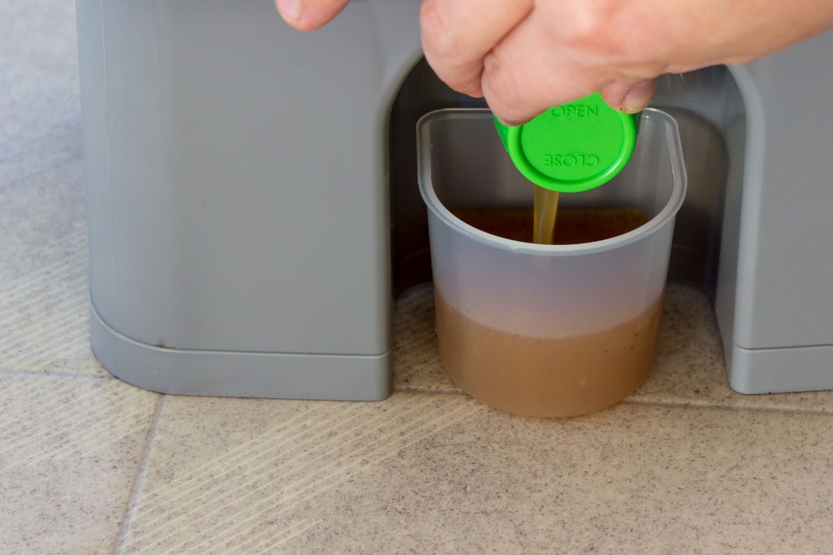 Straining off liquid from a Bokashi compost system for compost tea