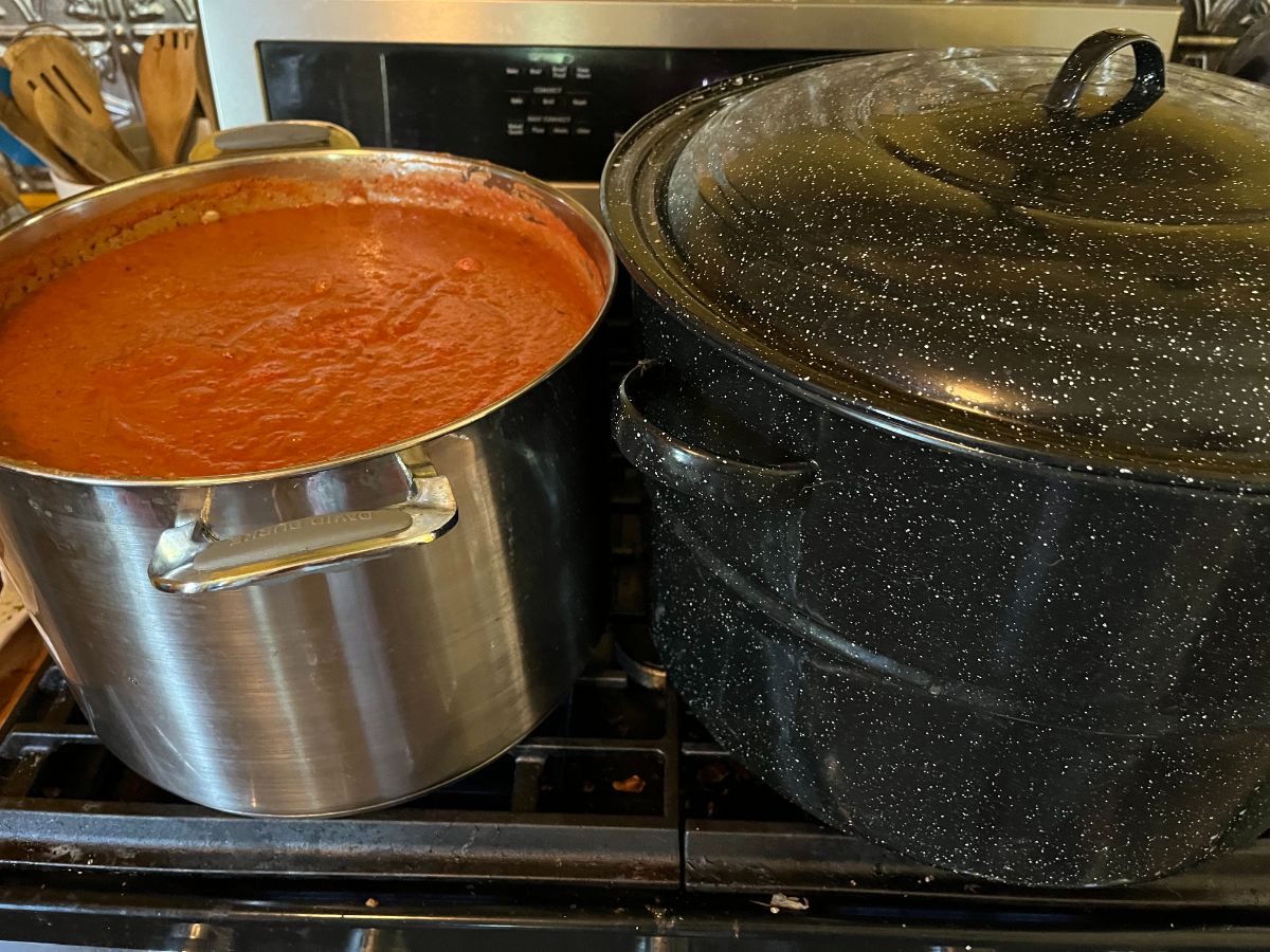 A large pot of smoothly blended tomato sauce
