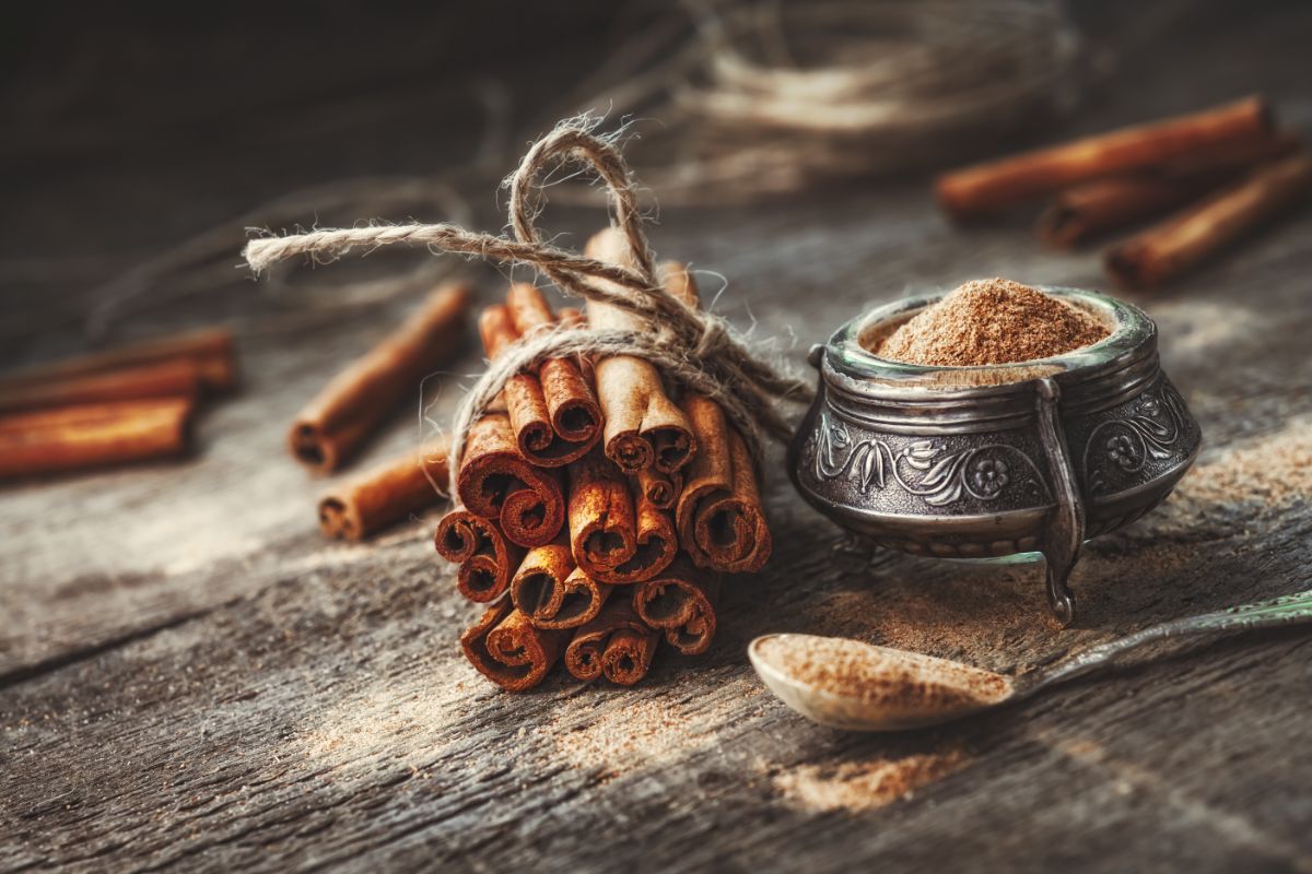 Cinnamon and chamomile teas kill fungus