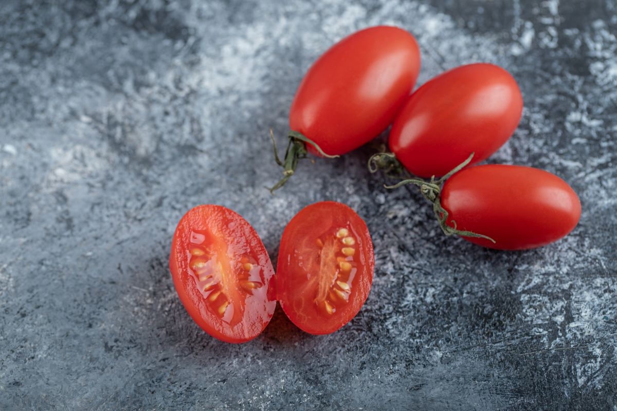 Amish Paste tomatoes cut to show meaty insides.