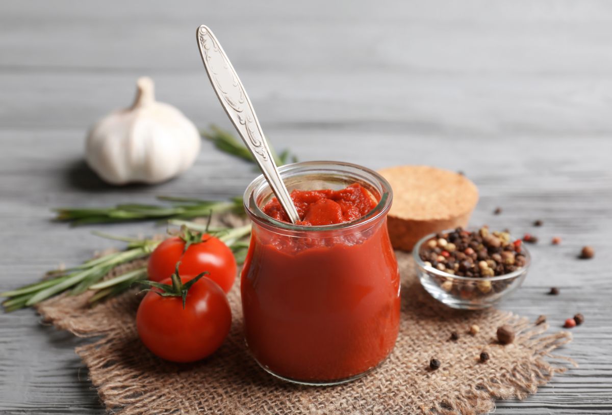 Homemade tomato paste