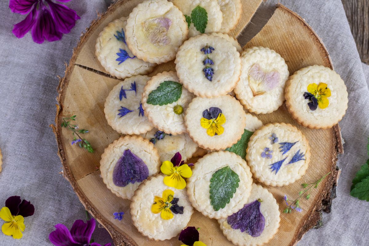 Edible flowers pressed into cookies