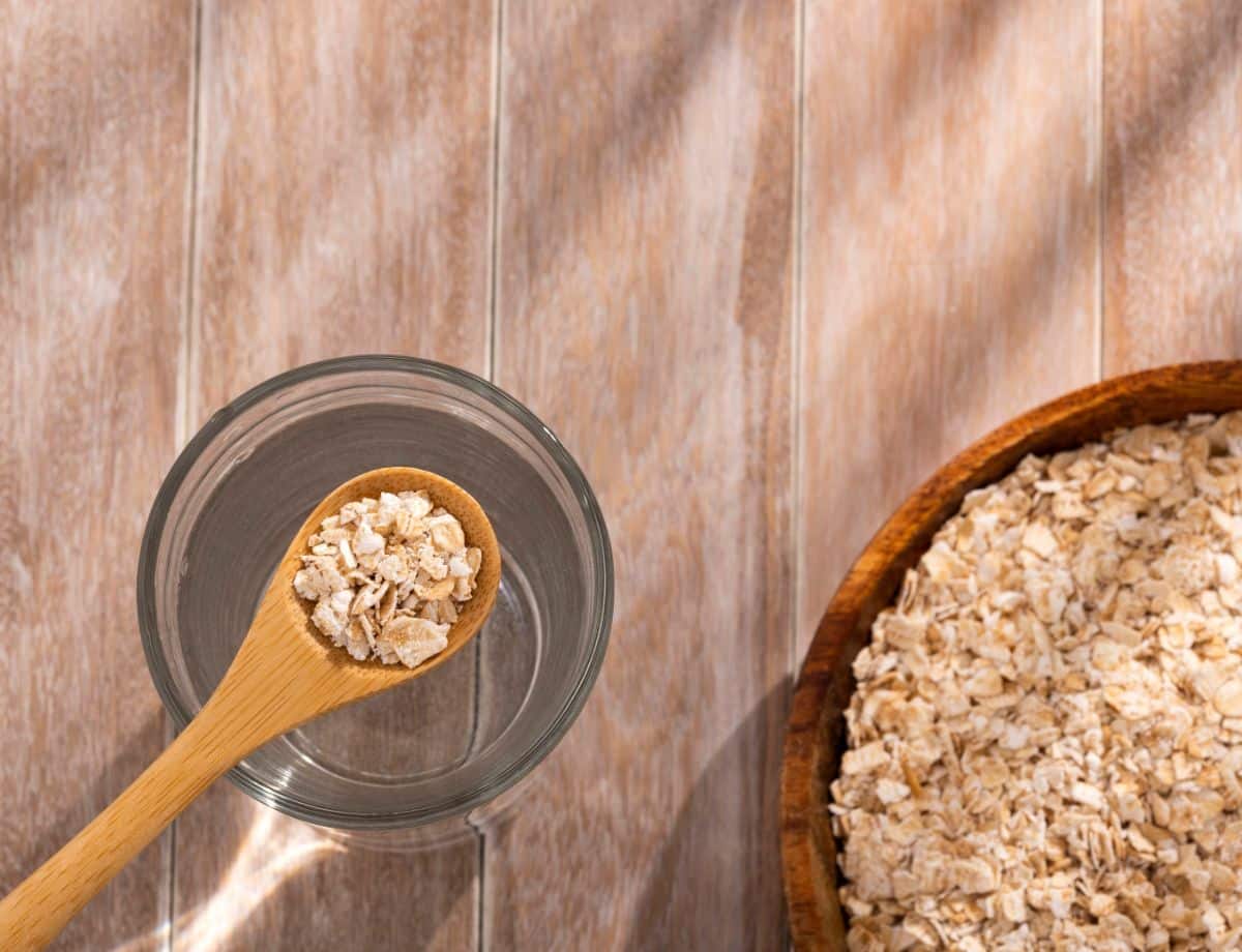 Oats used for gardener hand care
