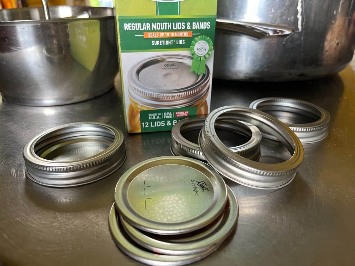 Flat canning lids and screw top rings