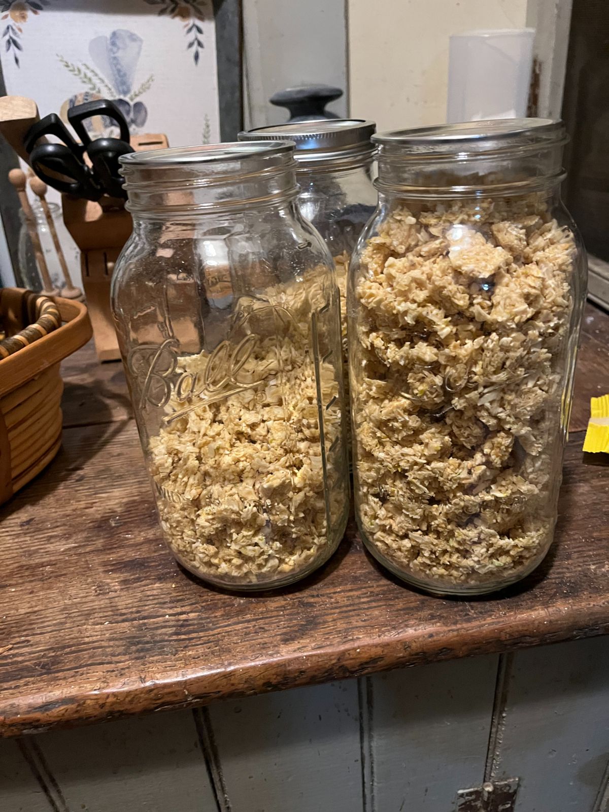 Dried minced garlic in canning jars