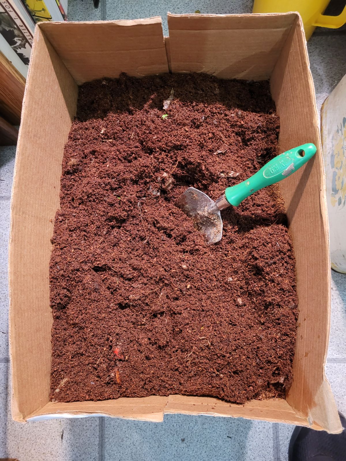 Using Cardboard In Compost - How To Compost Cardboard Boxes