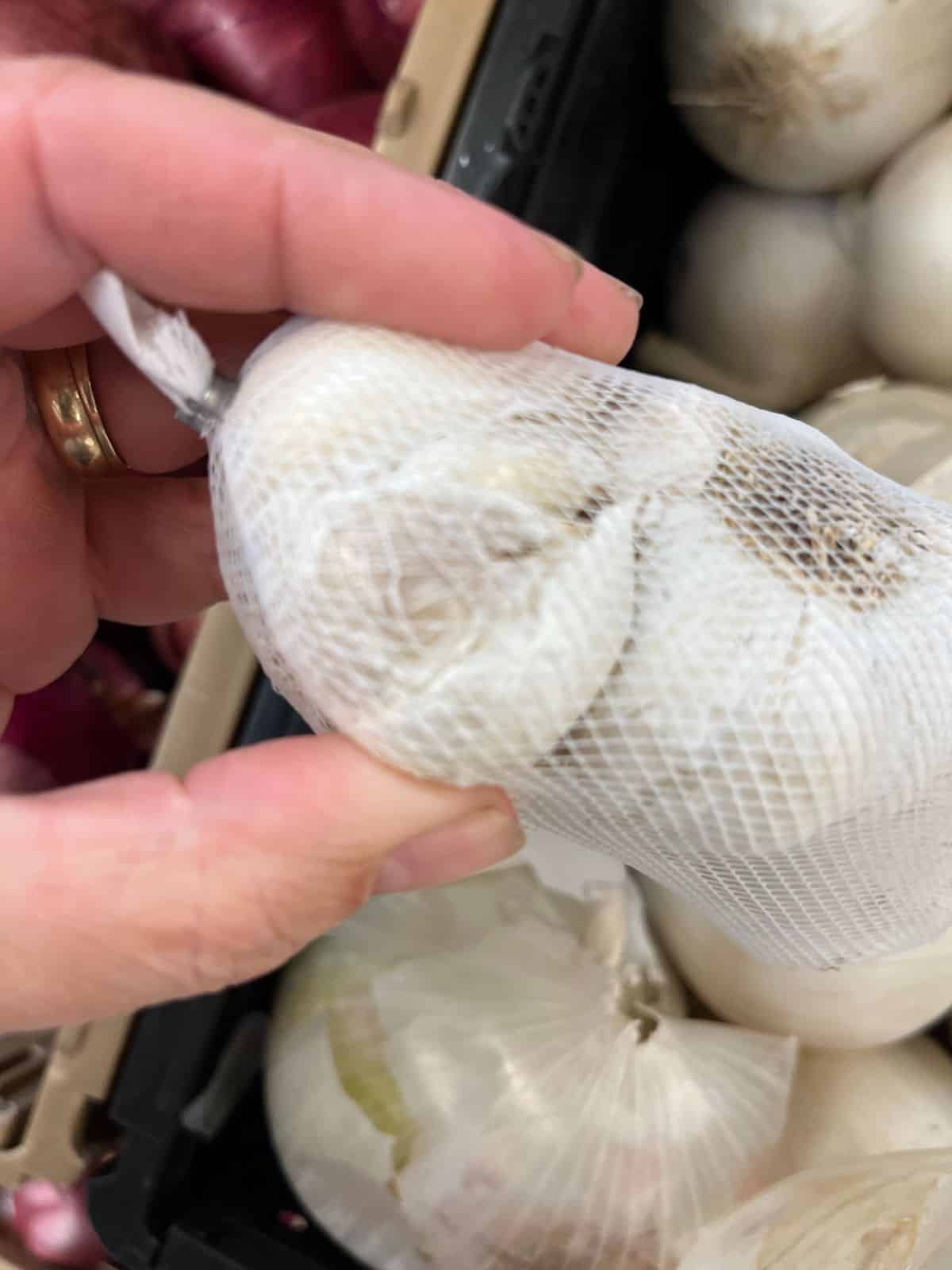 Dried out old garlic in a grocery store