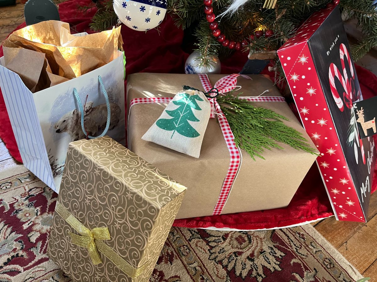 Eco-friendly gift wrap ideas