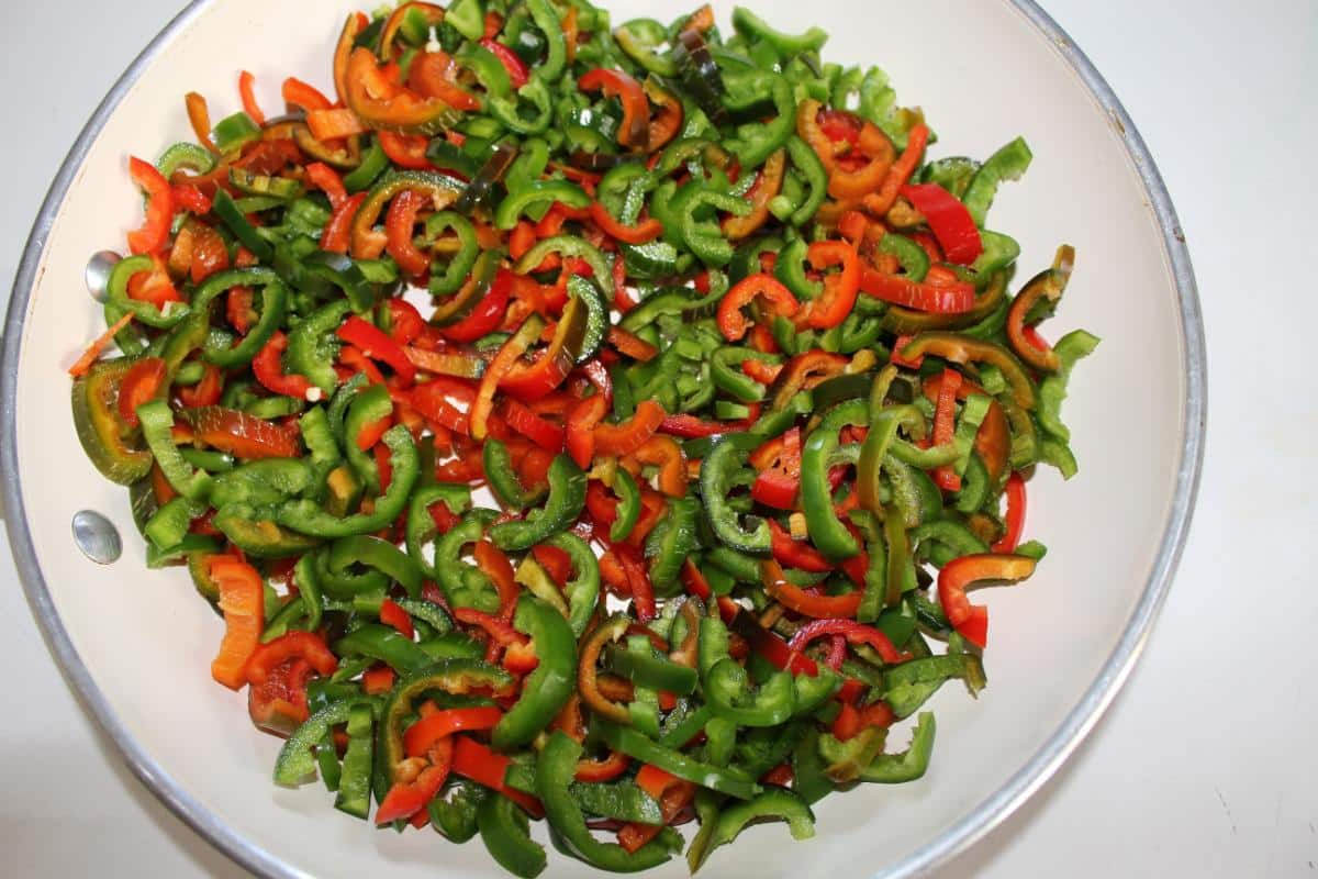 Hot peppers for cowboy candy