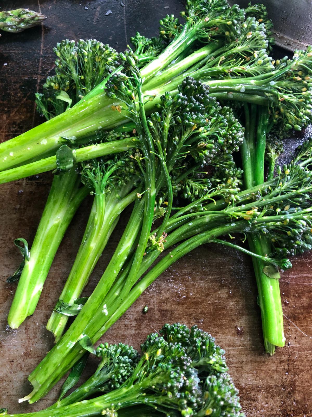 Grilled broccoli flowers