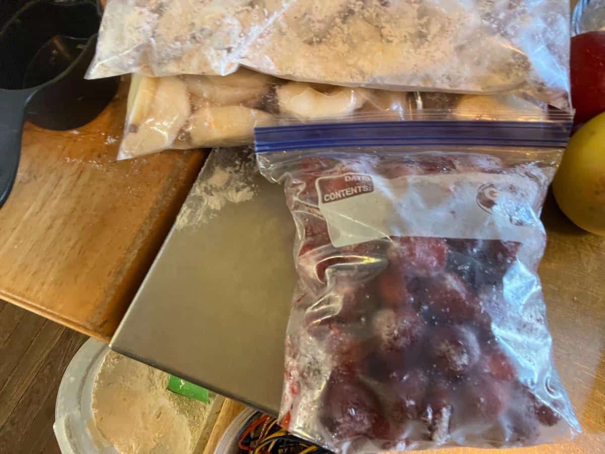 Frozen strawberries for pie filling