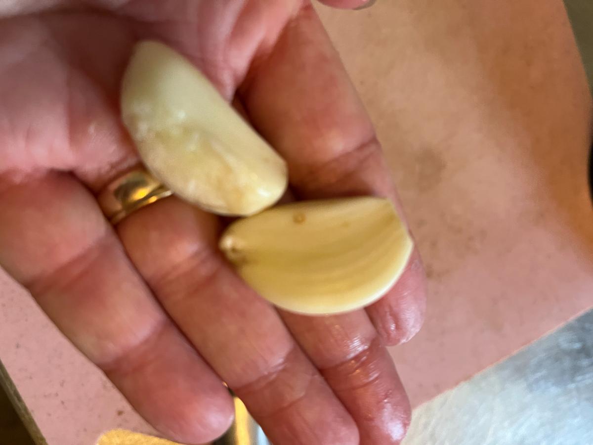 Peeled whole garlic cloves