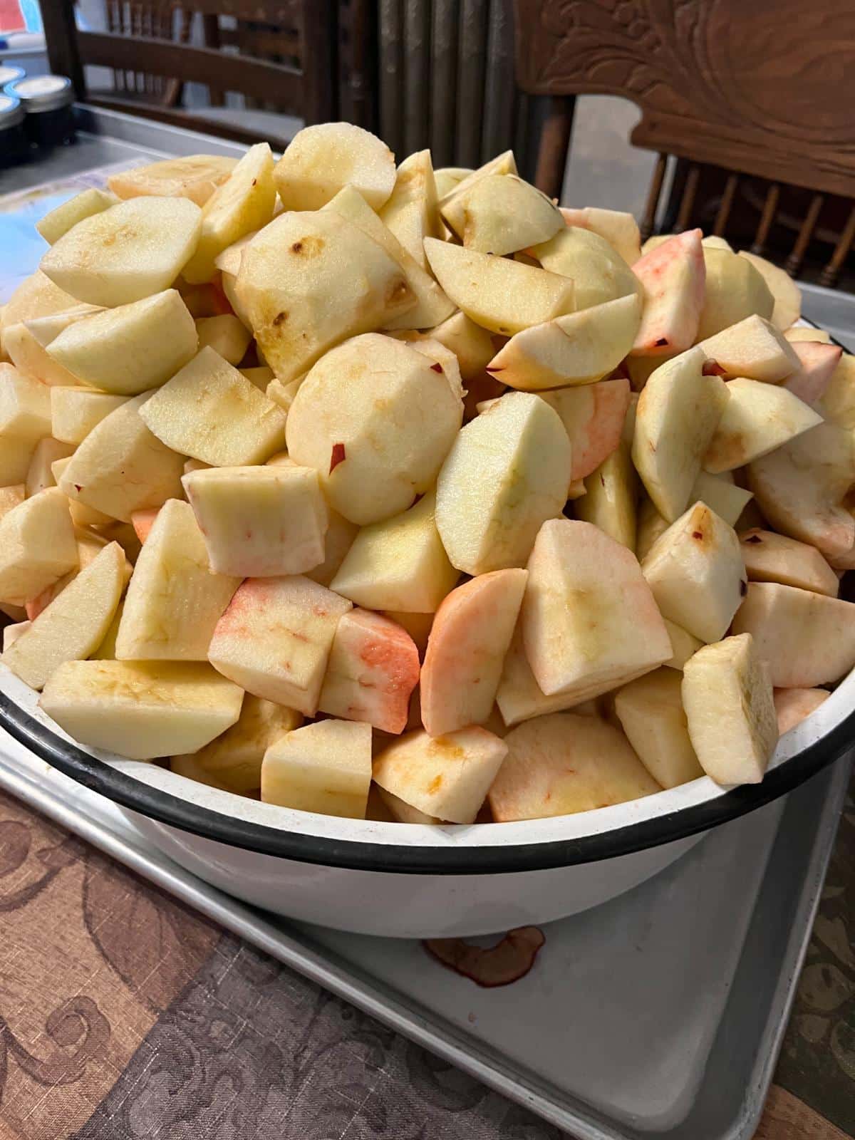 Prepared apples for sauce