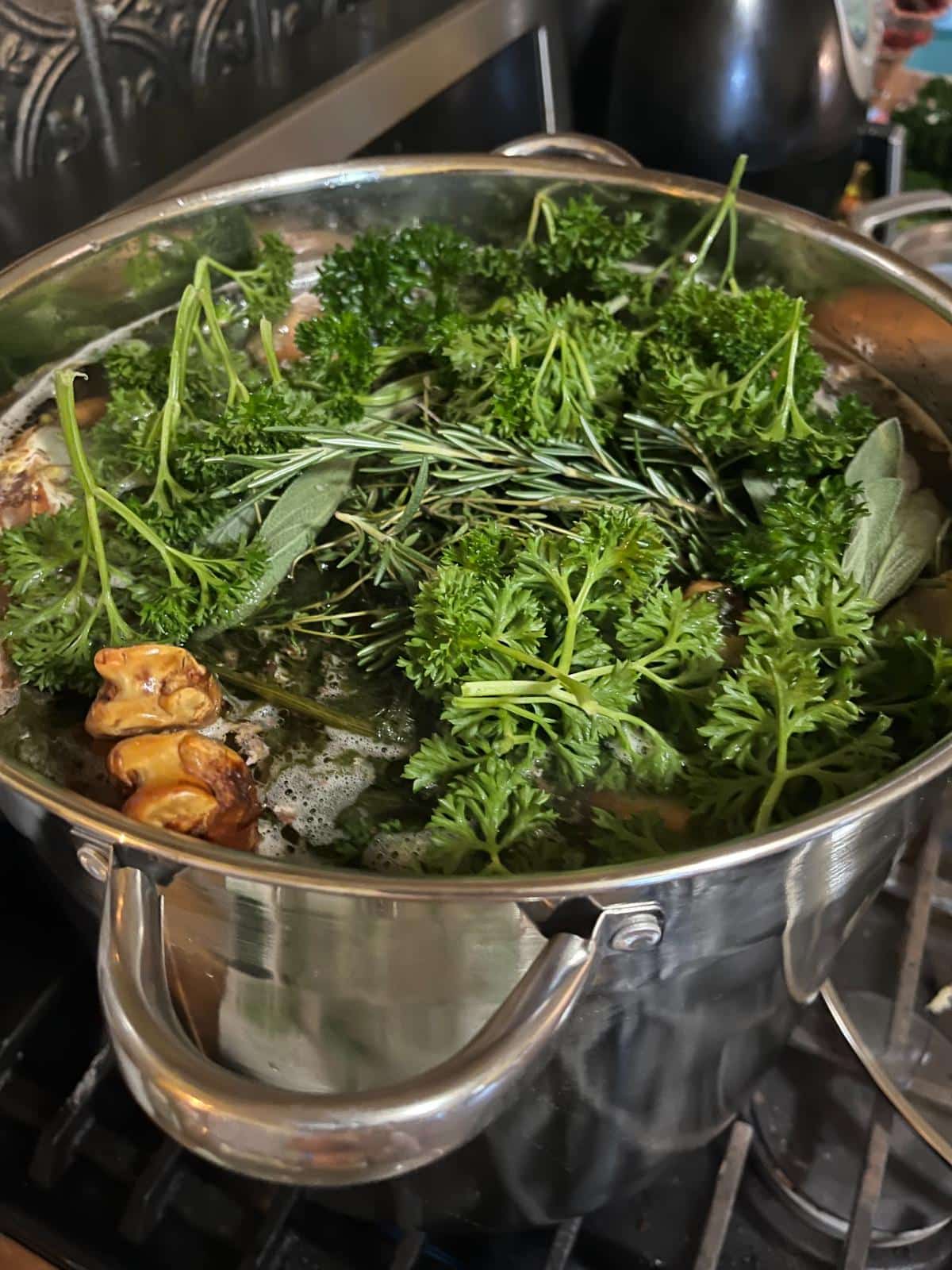 Simmering vegetables broth