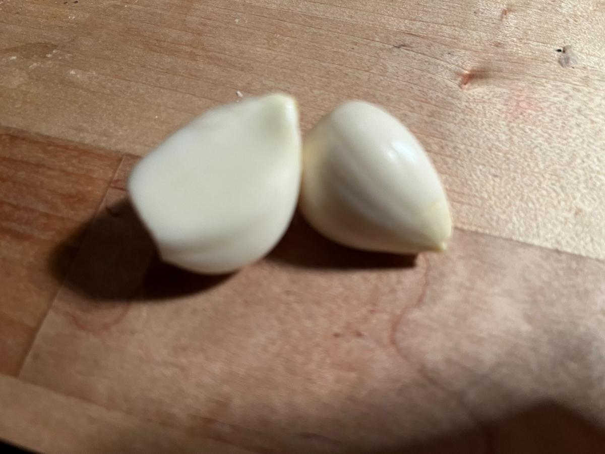 Fresh garlic cloves, peeled