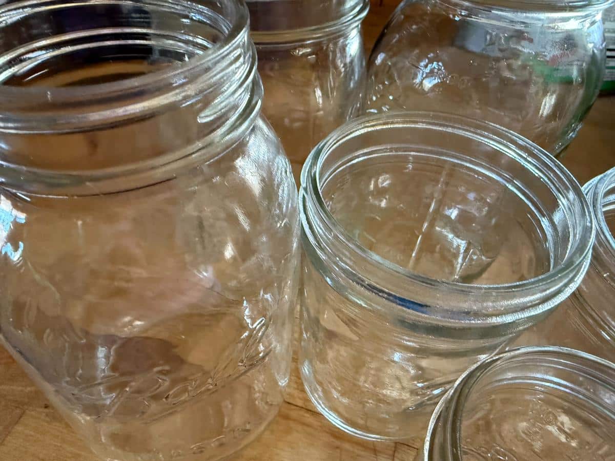 Straight and shouldered canning jars