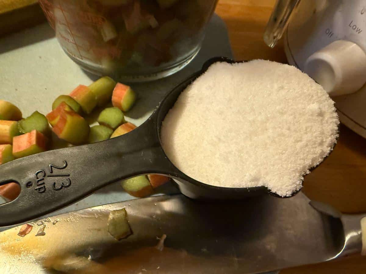 Measuring sugar for the recipe
