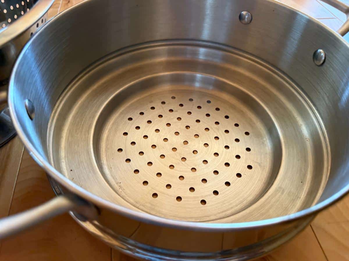 Stainless steel strainer for garden composting